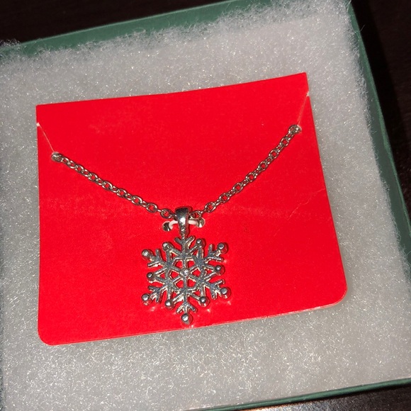 snowflake necklace!! - Picture 1 of 1